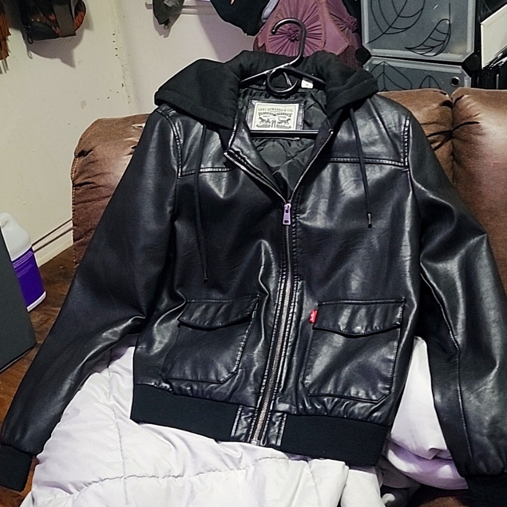 Levi’s vegan leather hooded bomber jacket black M